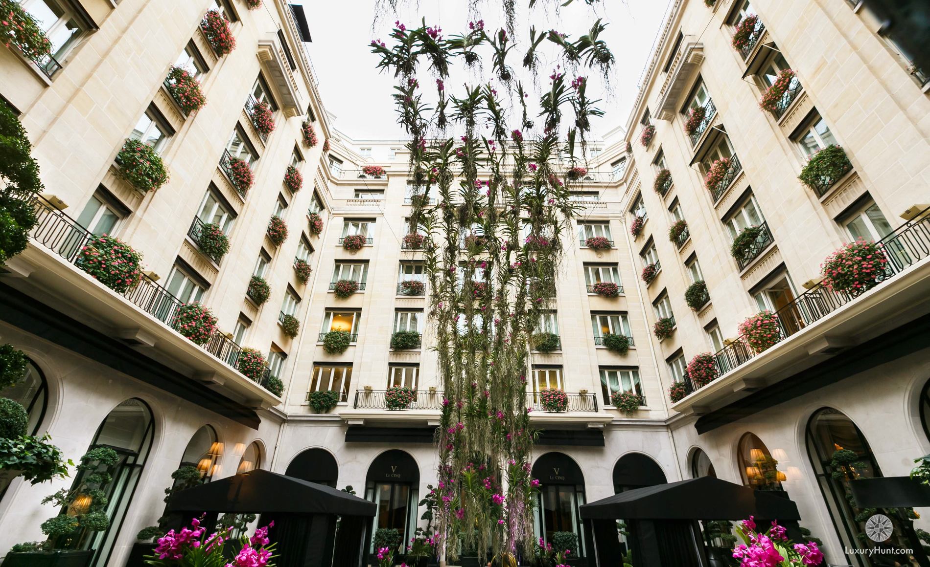 Four Seasons Hotel, George V. Paris