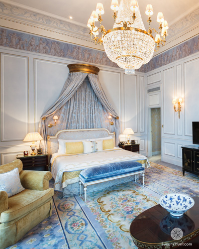 Shangri-La, Paris