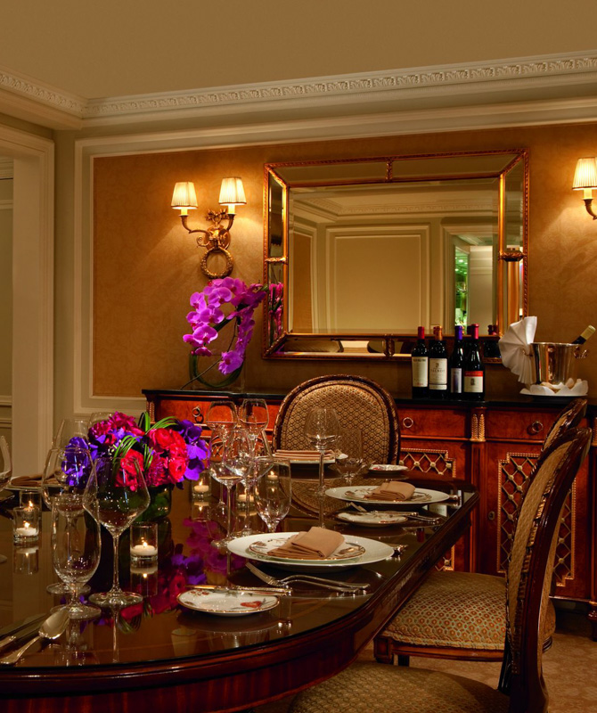 The Ritz-Carlton Suite