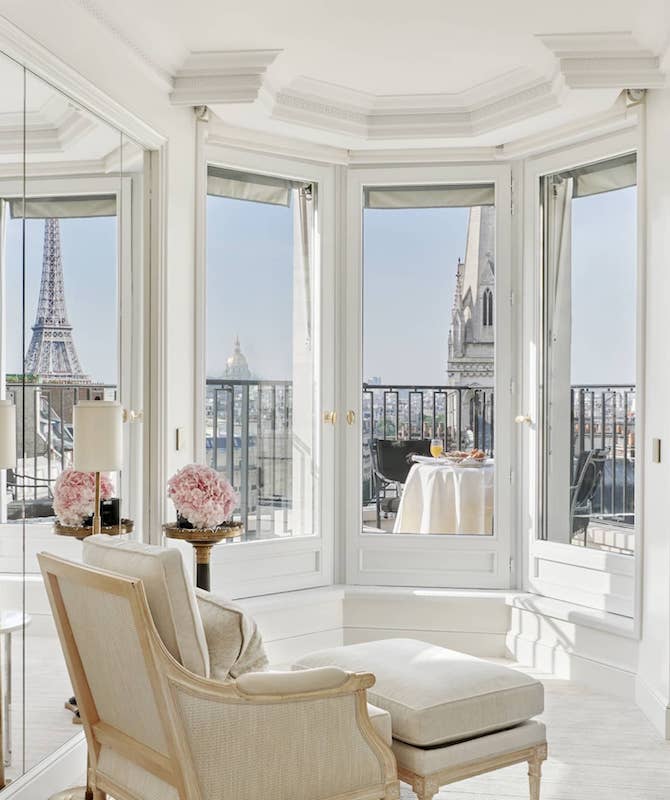 Eiffel Tower Suite