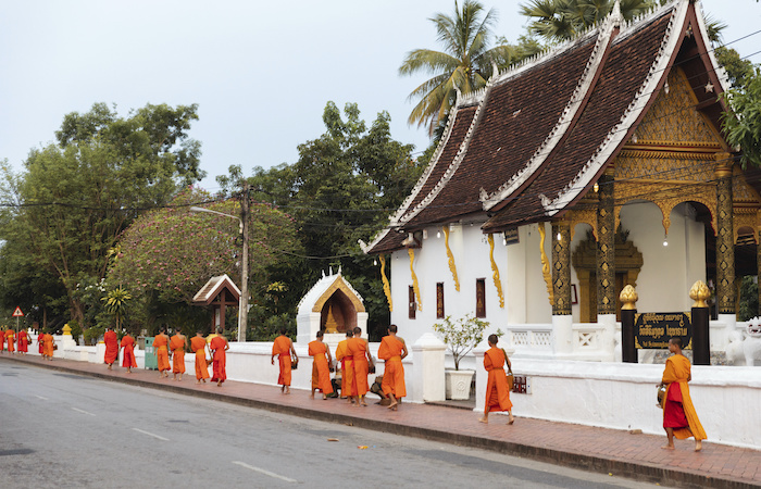 Alms Offering (Sai Bat)